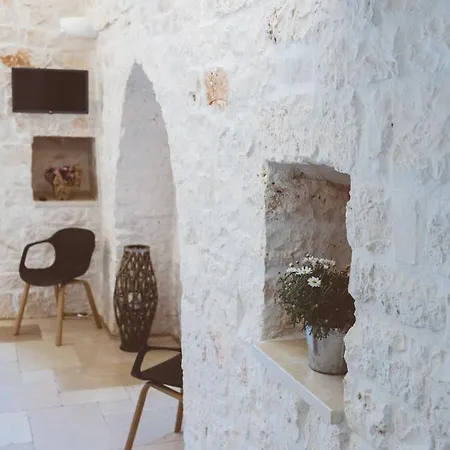 Trulli Alto E Ulivo Martina Franca