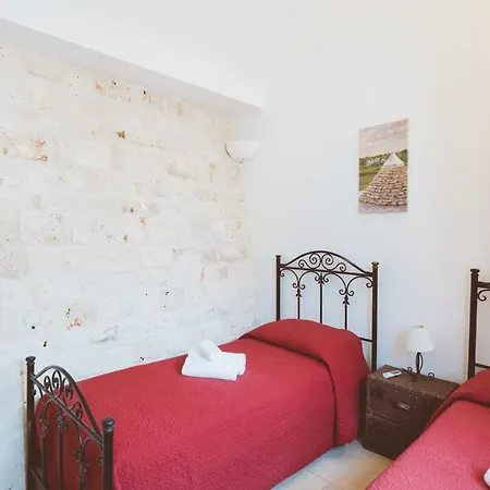 Trulli Alto E Ulivo